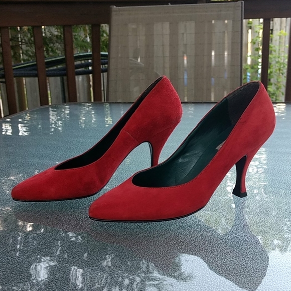 Vintage Aldo red suede pumps - Picture 2 of 5